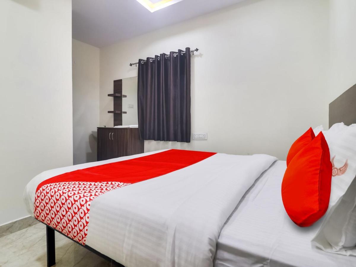 Hotel O Red Stone Hotels Hyderabad Exterior foto
