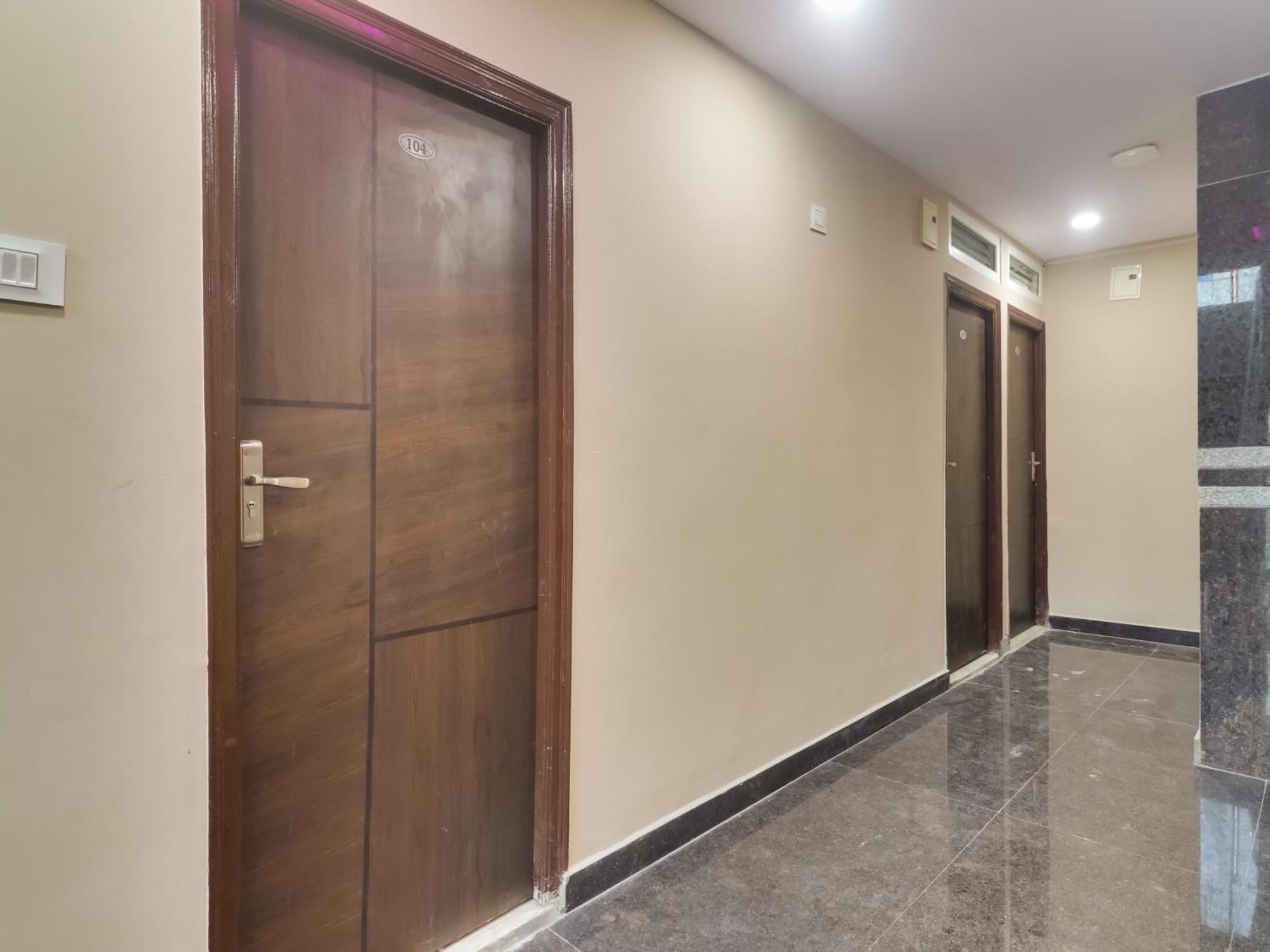 Hotel O Red Stone Hotels Hyderabad Exterior foto
